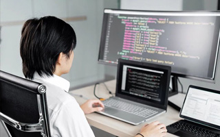 绥化 ,php声明和调用变量的符号是什么？